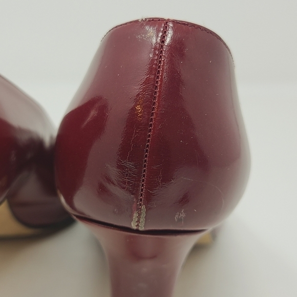 Escada | Women's Vintage Red Alligator Embossed Italian Heels (Size 8B) - Picture 12 of 15